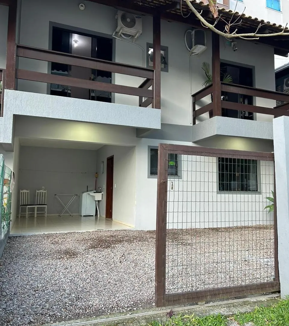 Aconchegante Sobrado Villa Bombas